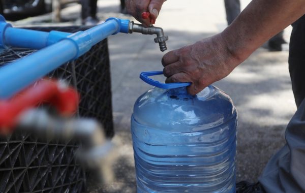 Corte de agua en la RM: revisa los puntos de abastecimiento de las seis comunas afectadas