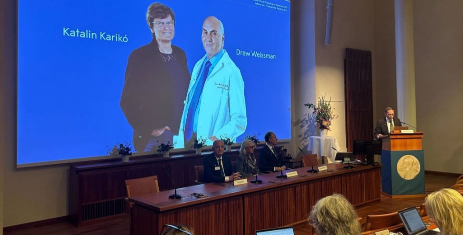 Otorgan Premio Nobel de Medicina a investigadores que permitieron el desarrollo de las vacunas contra el covid-19