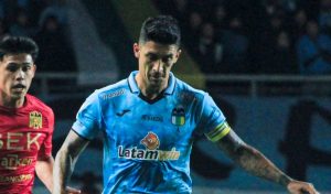 "Creen que por jugar bien...": "Tucu" Hernández lanza potente reflexión por los futbolistas chilenos jóvenes