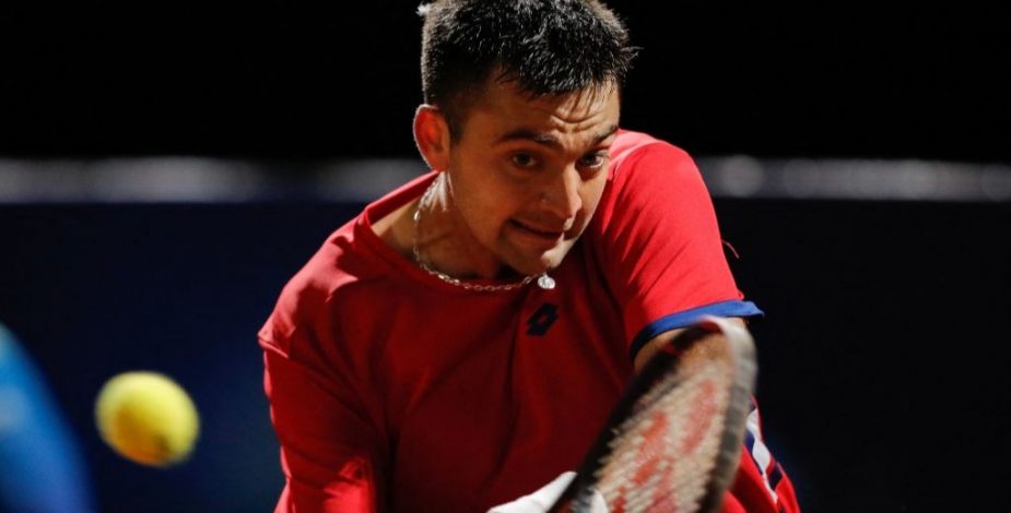 Tomás Barrios cumple en la reanudación del duelo ante Collarini y avanza a cuartos de final en Montevideo
