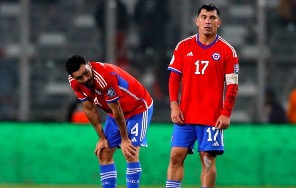 Chile vuelve a caer en el ranking FIFA: en qué lugar quedó La Roja y qué país está a punto de superarla