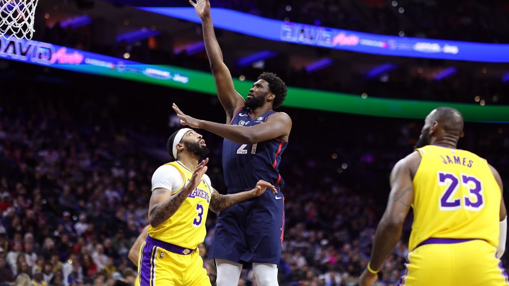 Los Lakers sufrieron una derrota histórica ante los 76ers en la pasada noche de NBA