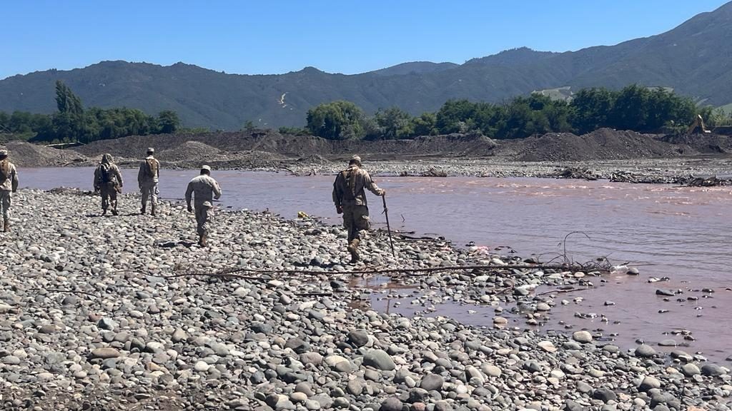 Su madre murió intentando rescatarlo: encuentran cuerpo de niño que cayó hace tres días al Río Tinguiririca